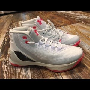 🏀 Under Armour UA GS Curry 3 Size 6Y Basketball